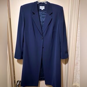 Woman’s navy suit. 22w